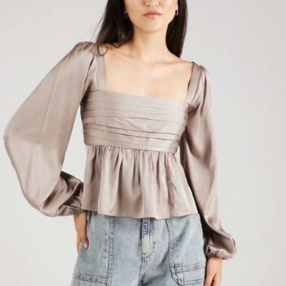 Abercrombie & Fitch Emerson Satin Flutter Sleeve Top – Size Small (Never Worn)